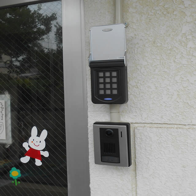 徘徊対策や訪問客の制限に電磁錠