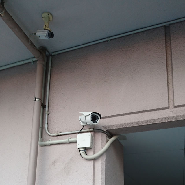 茅ヶ崎市の防犯カメラ工事　駐車場入り口